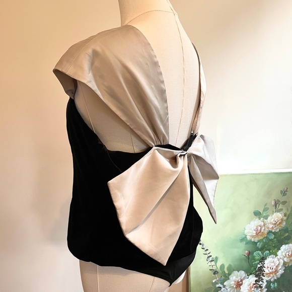 Express Velvet Oversized Bow Women Top Bodysuit Large Glamorous Statement Preppy - Picture 5 of 12